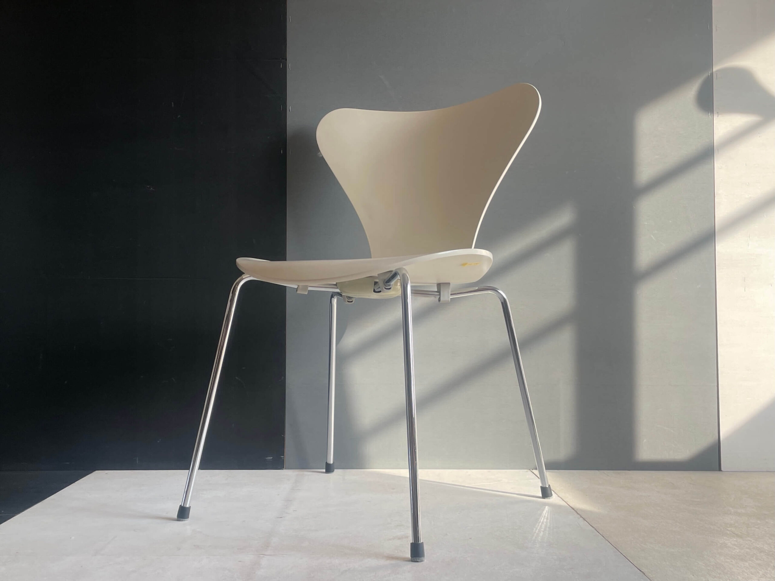 No.6362「フリッツ ハンセン〈セブンチェア〉：ホワイト」SOLD