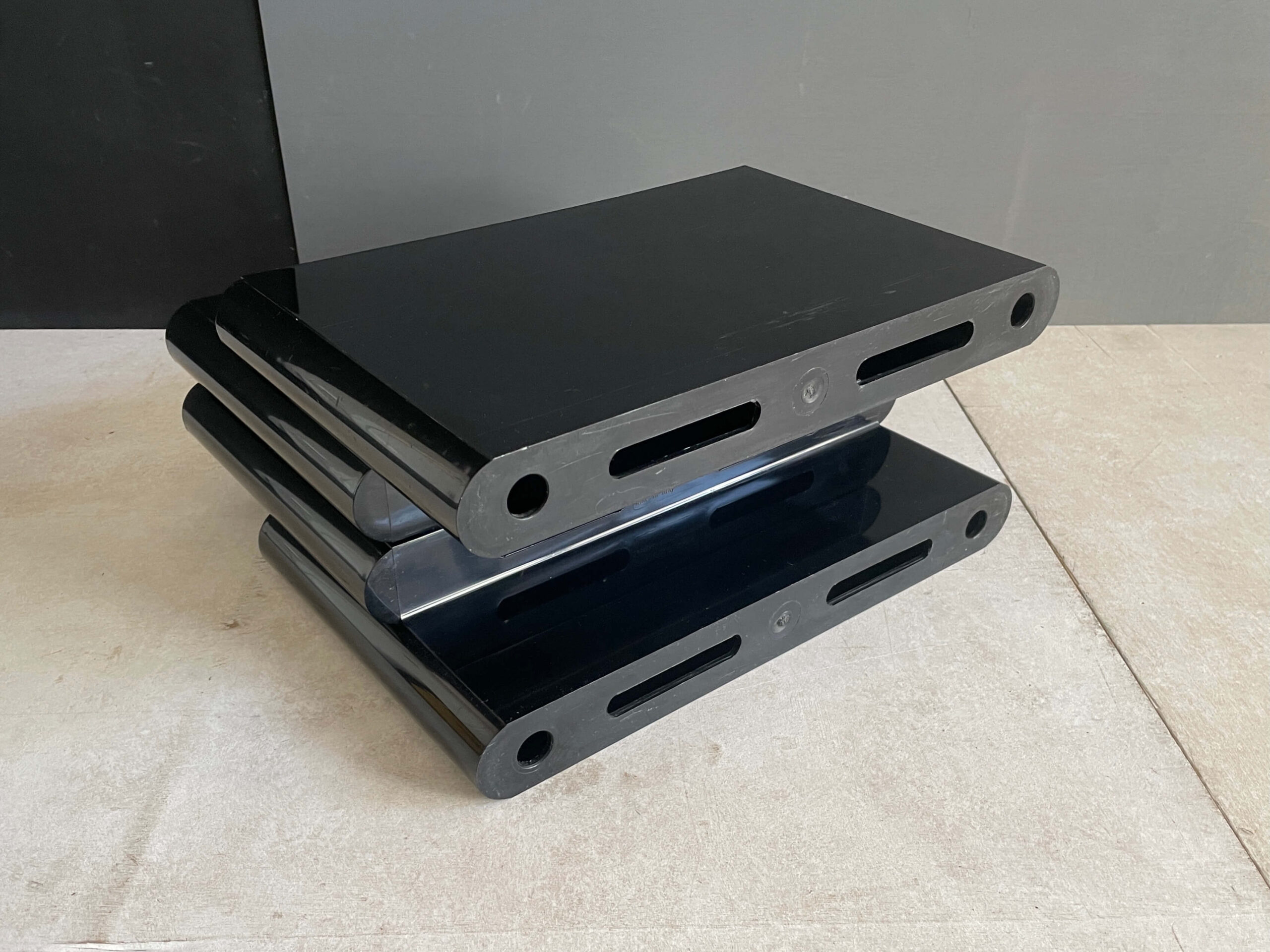 No.10529「Kartell 4ポケット式マガジンラック：Giotto Stoppino