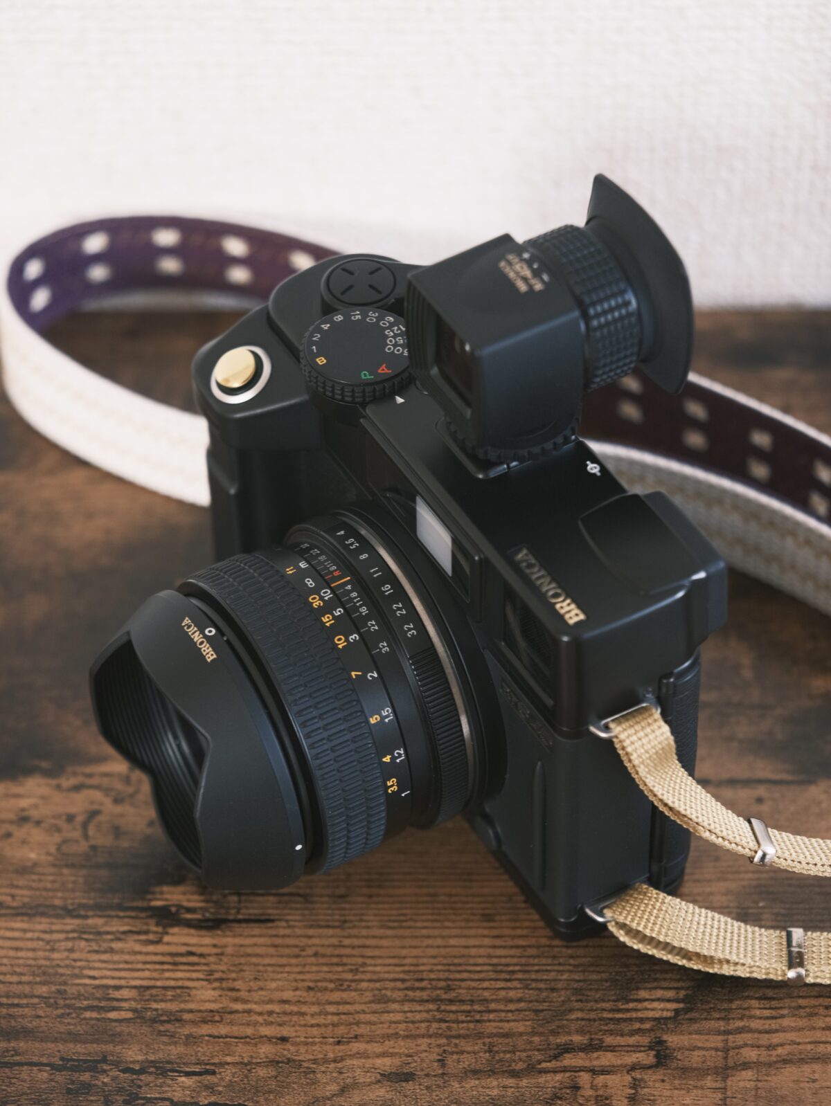 フィルムカメラレビュー。「BRONICA RF645」 | BORN SURE blog