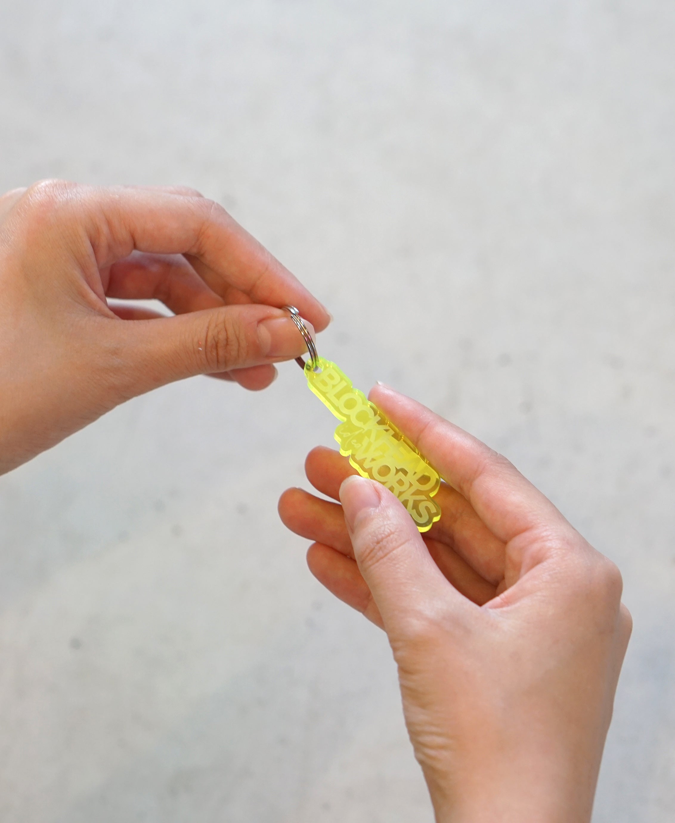 10個から作れるオリジナルグッズ_アクリルキーホルダー_ノベルティにも