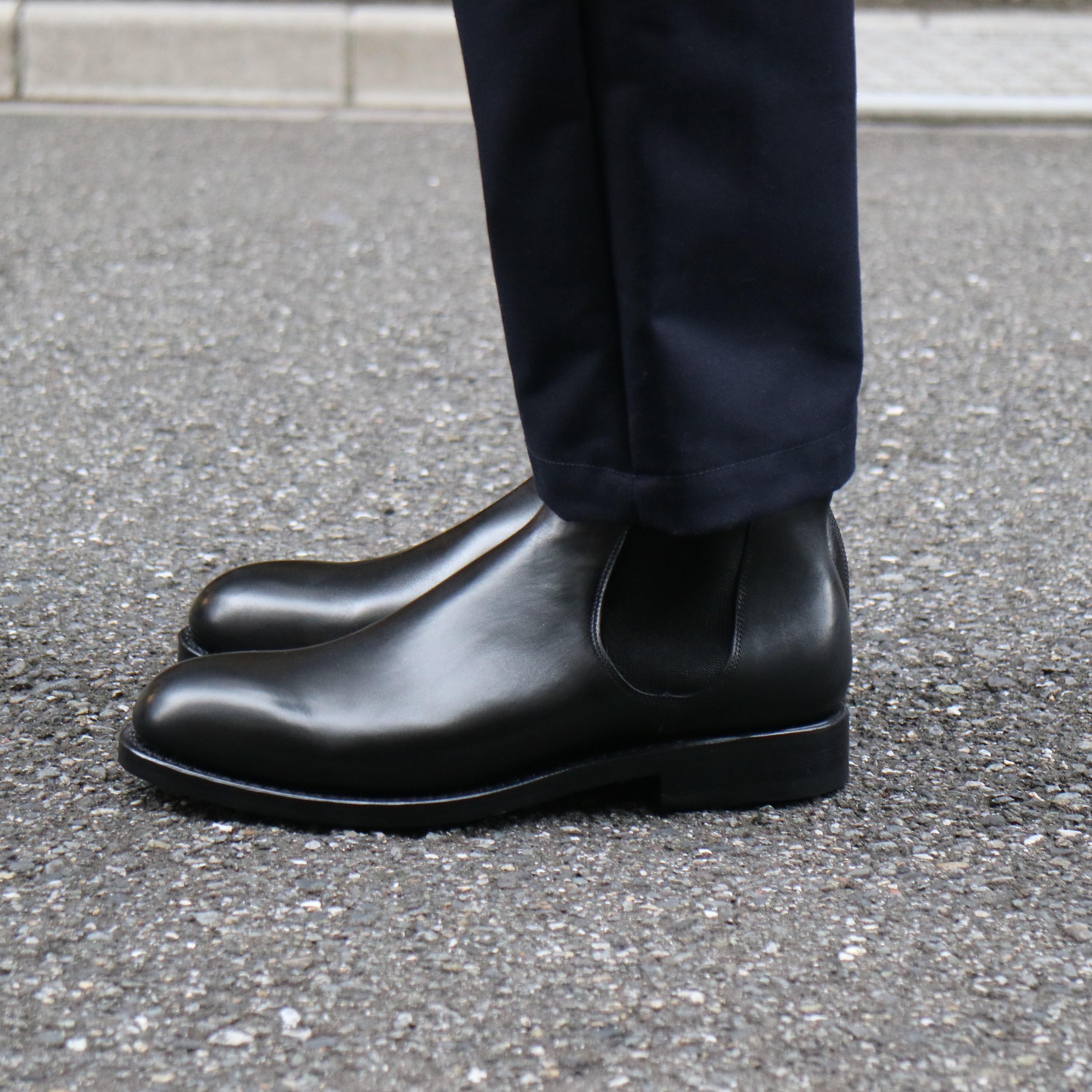 JALAN SRIWIJAYA（ジャラン スリウァヤ）の着用画像 「サイドゴア