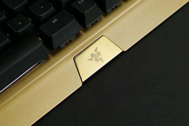 メカニカルキーボード『Razer BlackWidow X Chroma』のゴールドモデル