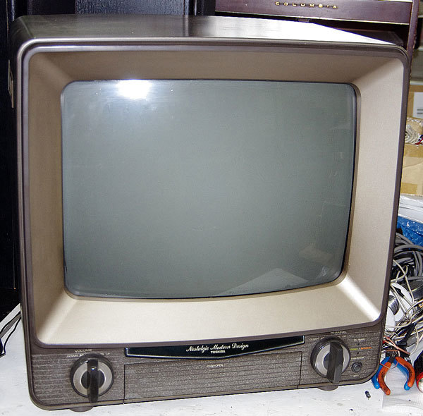 ◇懐かしい1988年製ブラウン管カラーテレビの復刻版TOSHIBA