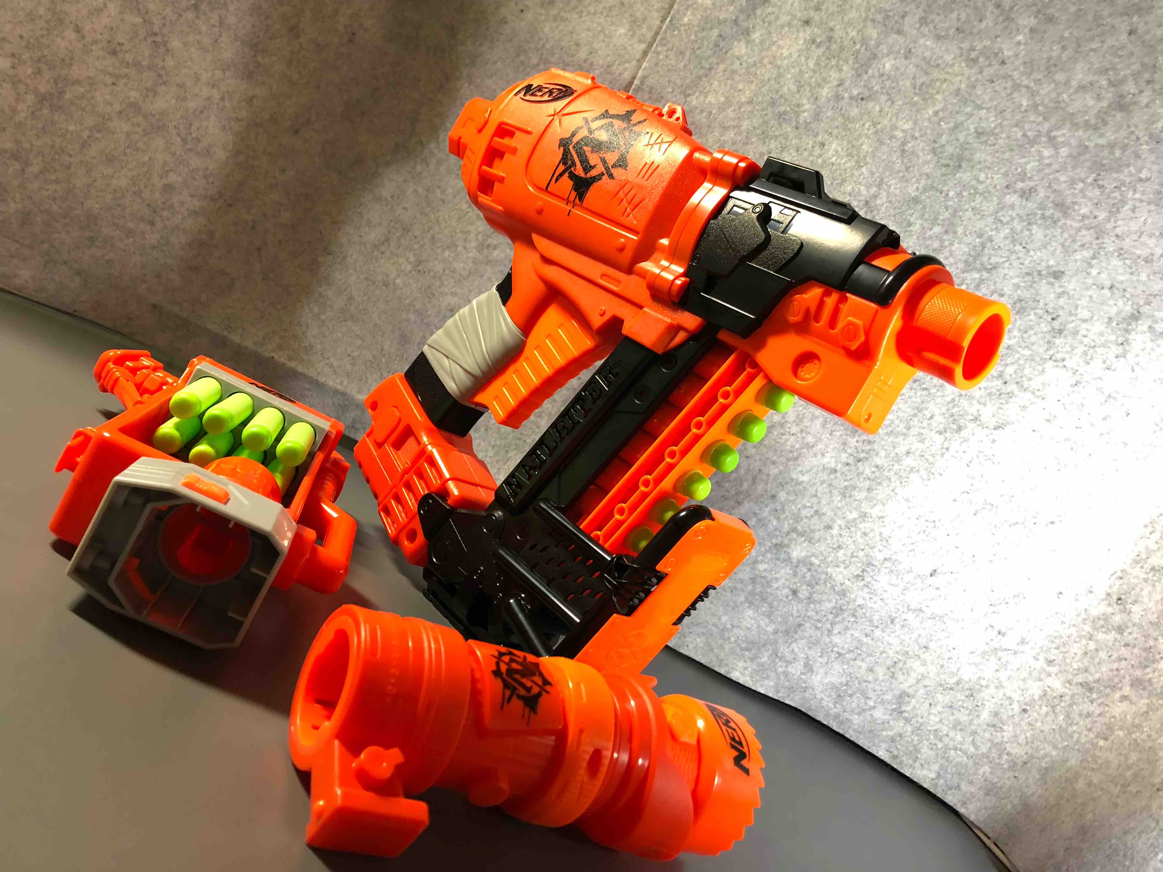 Hasbro Nerf Zombie Strike Survival System Nailbiter & Zoom&Doom