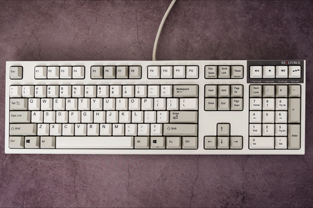 東プレのキーボード『REALFORCE R2 PFU Limited Edition』のフルサイズ