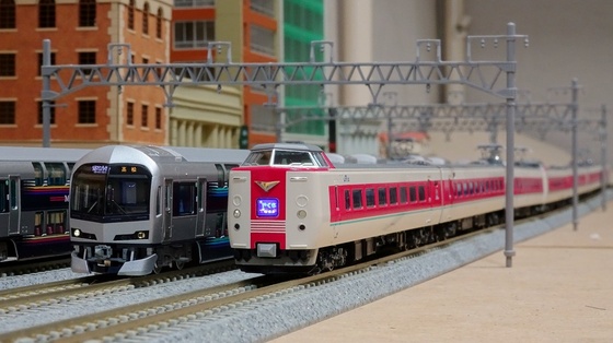 TNとKATOフック無を連結 381系「ゆったりやくも」7両編成化 - ビスタ