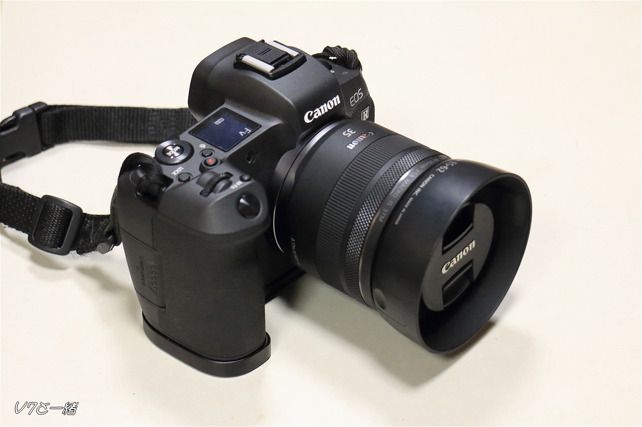 RF35mmF1.8にES-62フードを取り付け - V7と一緒 （旧Wと一緒）