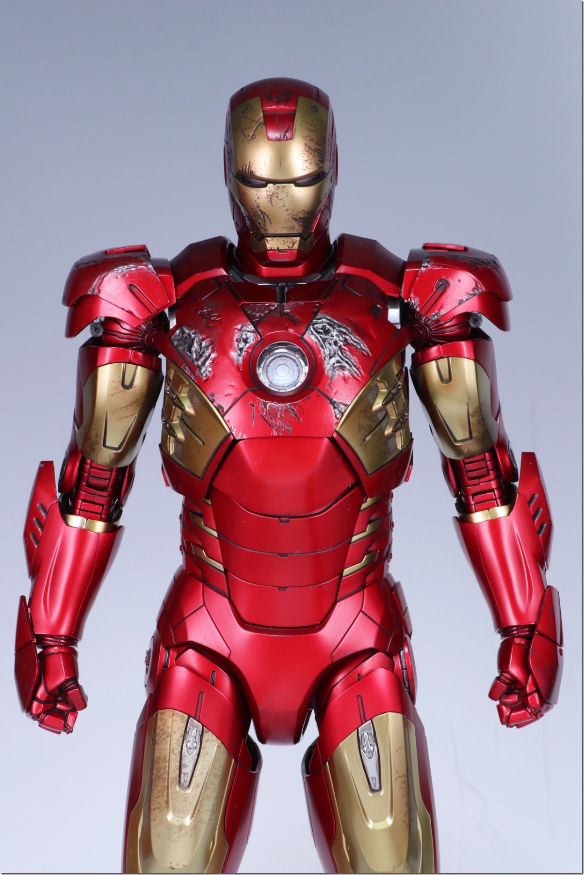 ホットトイズ DIECAST アイアンマン・マーク7（ブラック＆ゴールド版