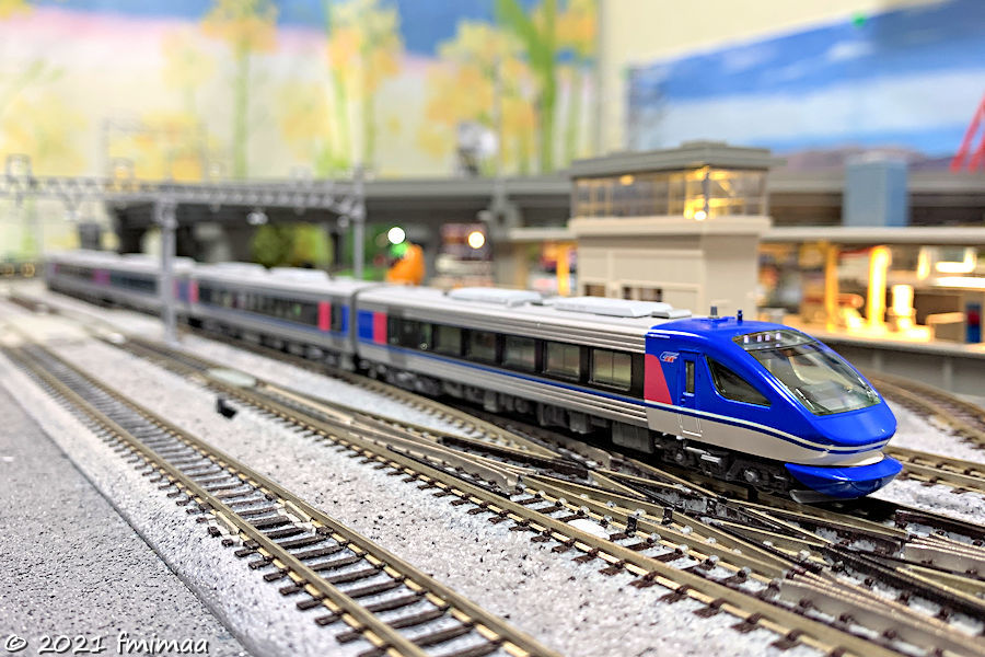 智頭急行 HOT7000系 スーパーはくと（KATO 10-1693） 入線