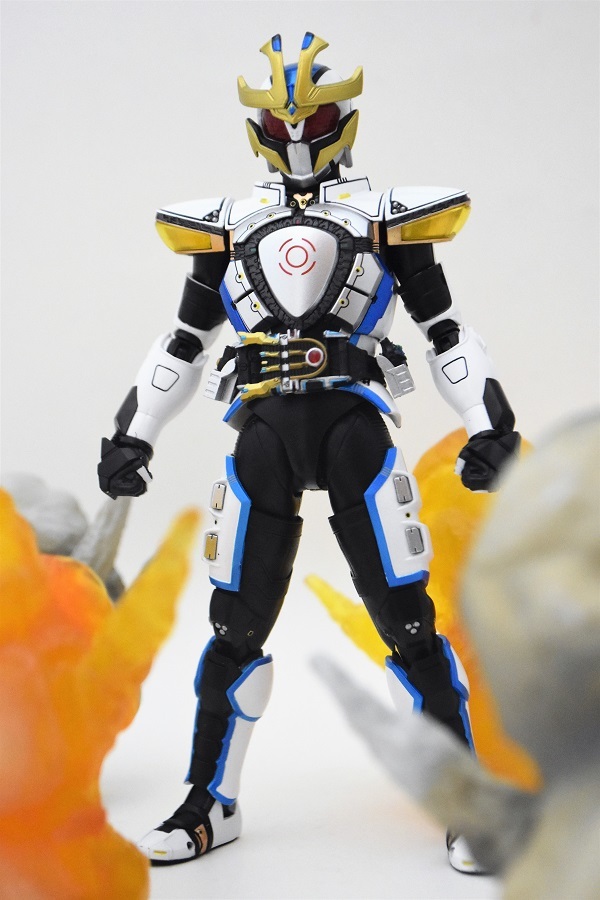 S.H.Figuarts（真骨彫製法） 仮面ライダーイクサ セーブモード