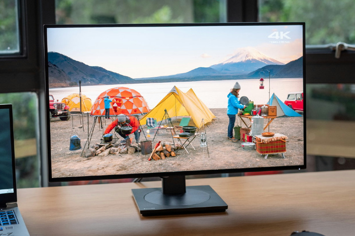 Philips、4辺フレームレスデザインでセンサー収納式の27インチ IPS