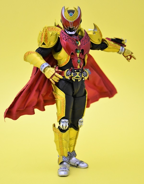 S.H.Figuarts（真骨彫製法） 仮面ライダーキバ エンペラーフォーム