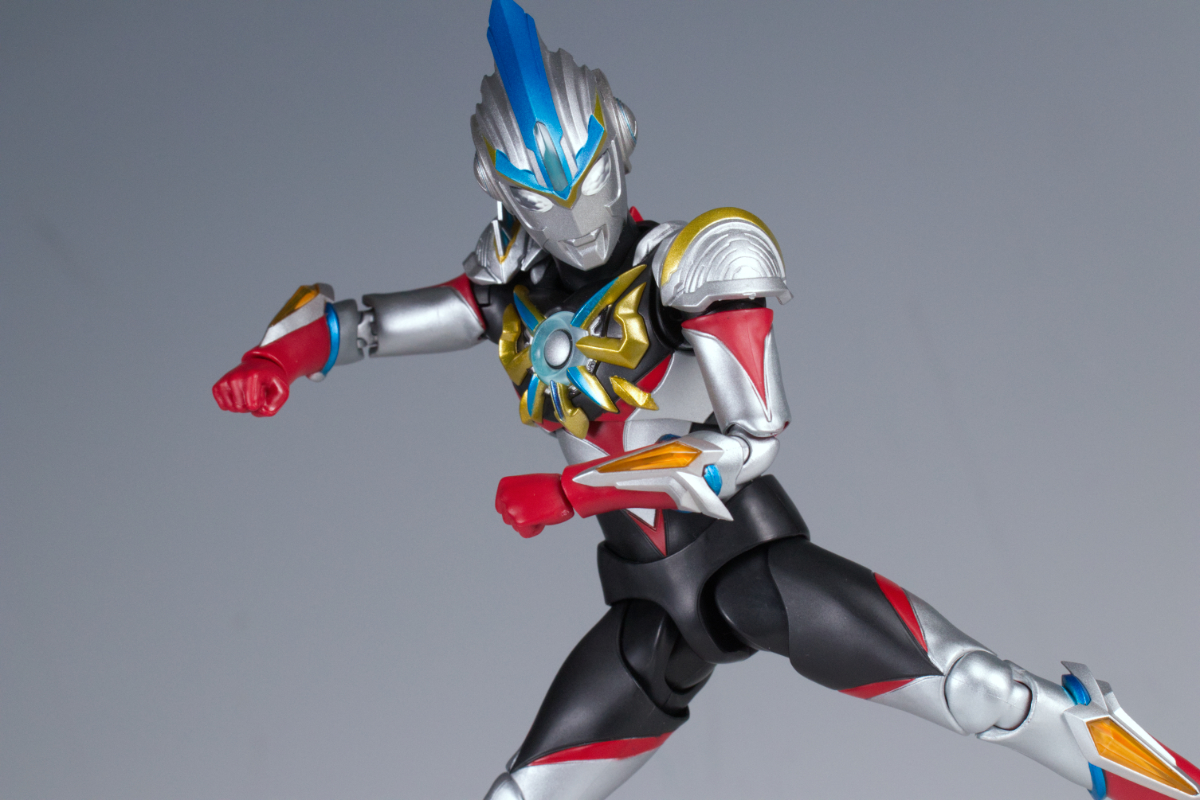 S.H.Figuarts ウルトラマンオーブトリニティ レビュー | ヒーロー