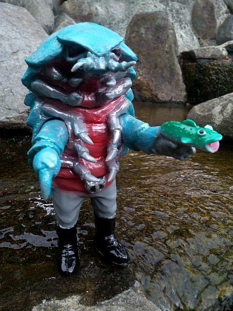 ダイオウグソクムシ男 - ヤモマーク公認☆怪人・怪獣紳士録