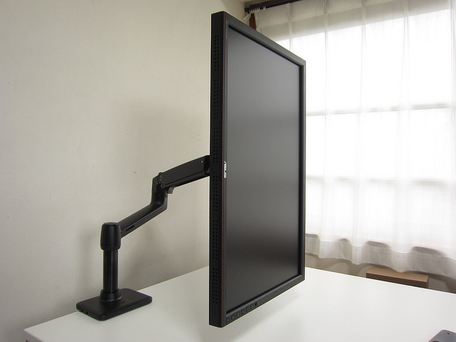 HP シングルモニターアーム』 レビュー ～Ergotron製の高性能アーム