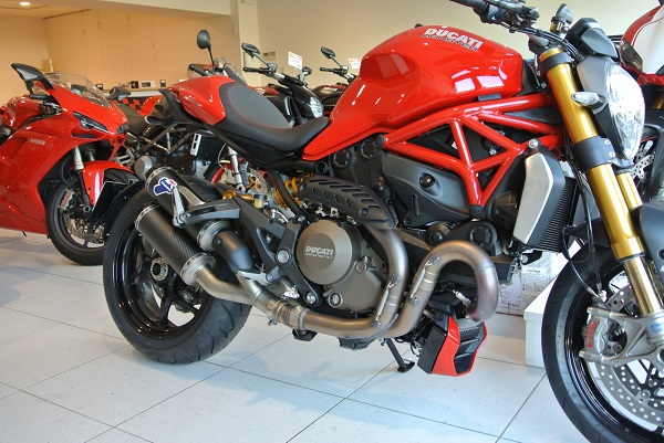 ドゥカティ モンスター1200Sにテルミスリップオンキットを装着