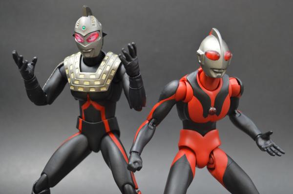 ULTRA-ACT ウルトラマンダーク（SD）&ウルトラセブンダーク（SD） | 魂
