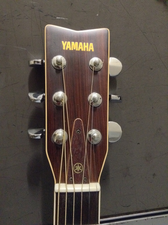 ヤマハ YAMAHA FG-252 オレンジラベル | ログハウスでアコギ
