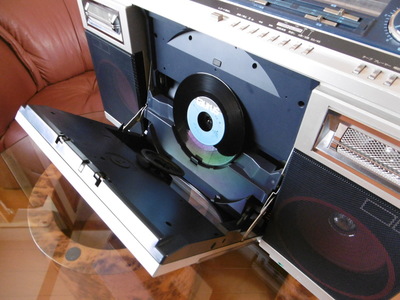 シャープ デュアルプレイ・ディスク・ステレオ・システム VZ-V2 1980