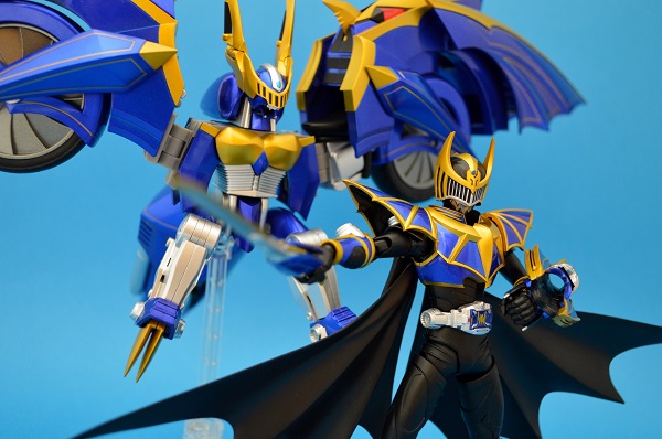 S.H.Figuarts 仮面ライダーナイトサバイブ＆ダークレイダーセット | 魂