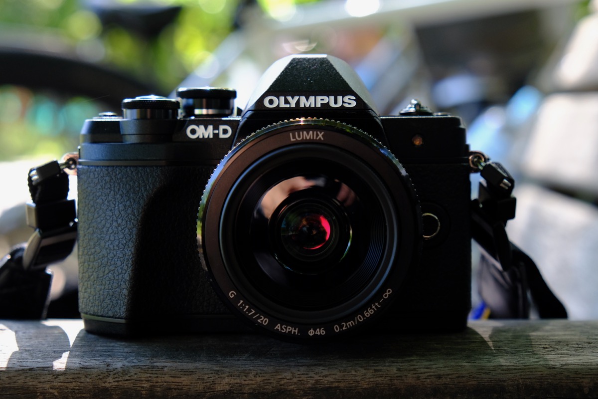 OLYMPUS OM-D E-M10 Mark III サイクリングに好適なエントリー向け高