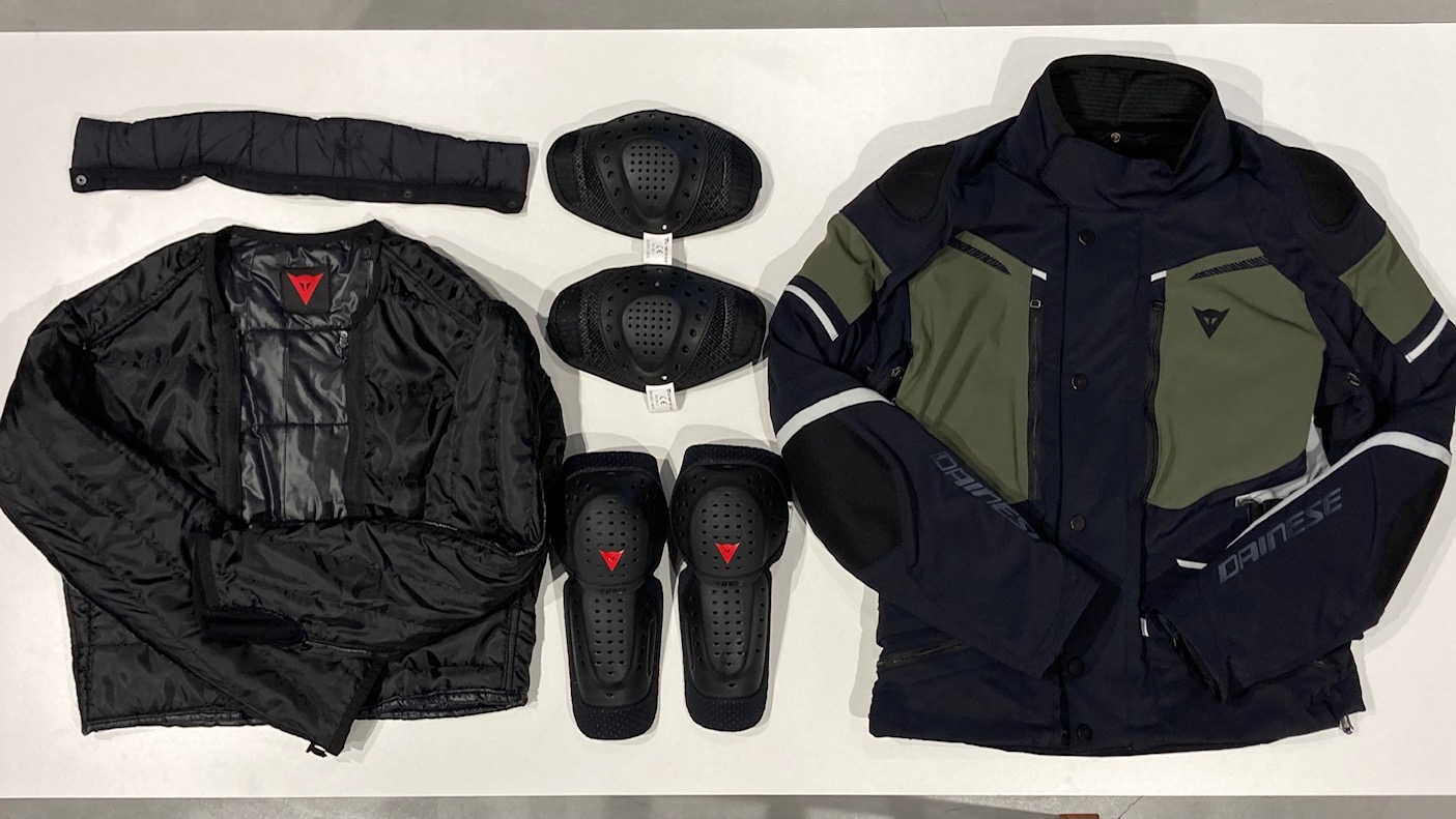 スポーツタイプにも嬉しいスマートなツーリングジャケット