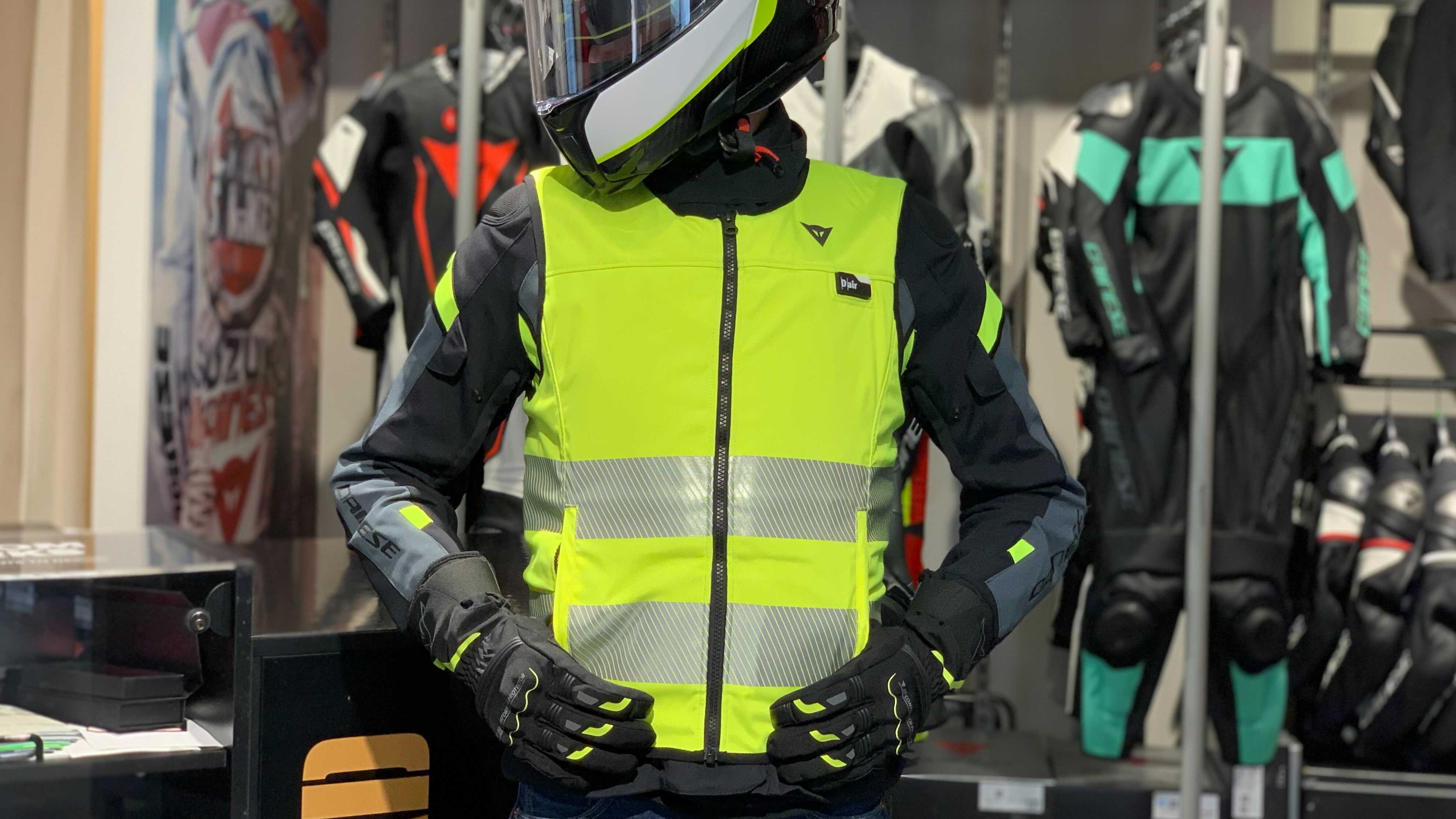 夜間や悪天候に存在感を発揮する”SMART JACKET HI VIS”をご紹介