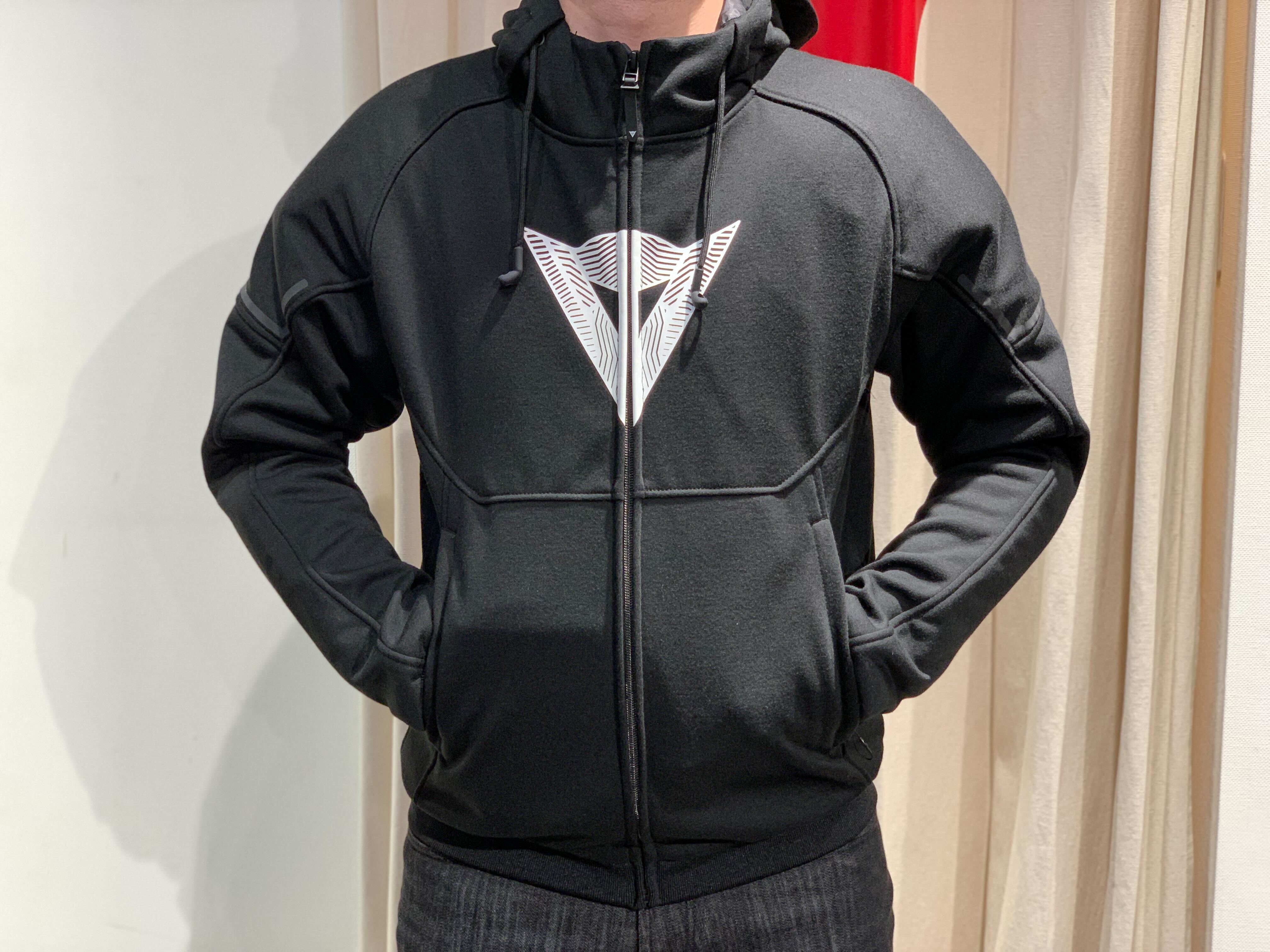 カジュアルさと安全性を両立したジャケット