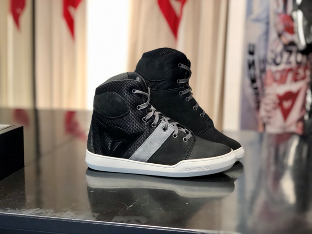 涼しさとストリートシーンに映える”YORK AIR SHOES”をご紹介