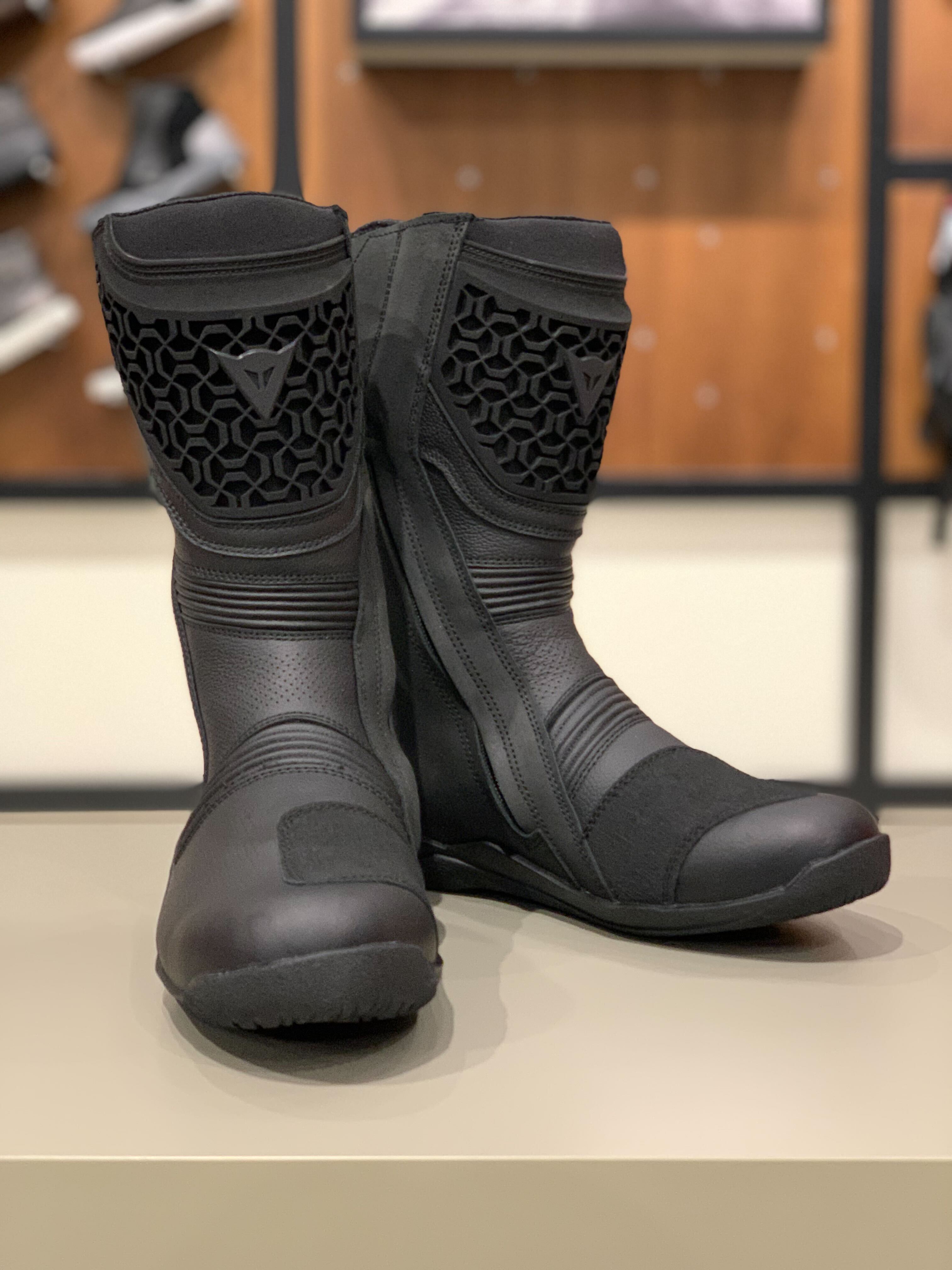 新作のGORE-TEXブーツをご紹介