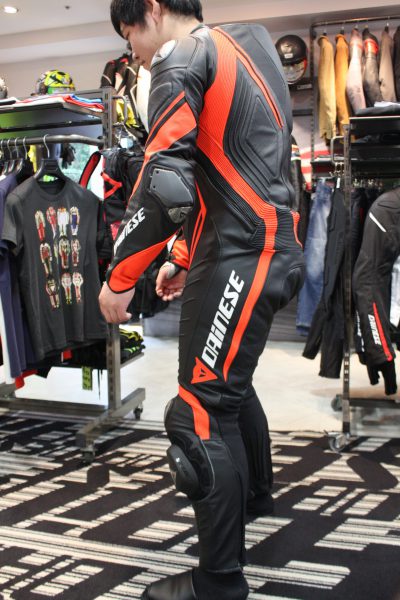ダブルファスナーレーシングスーツのご紹介！