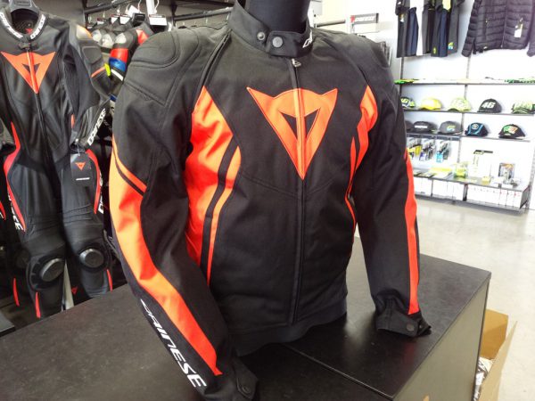 AVRO D2 TEXのご紹介♪