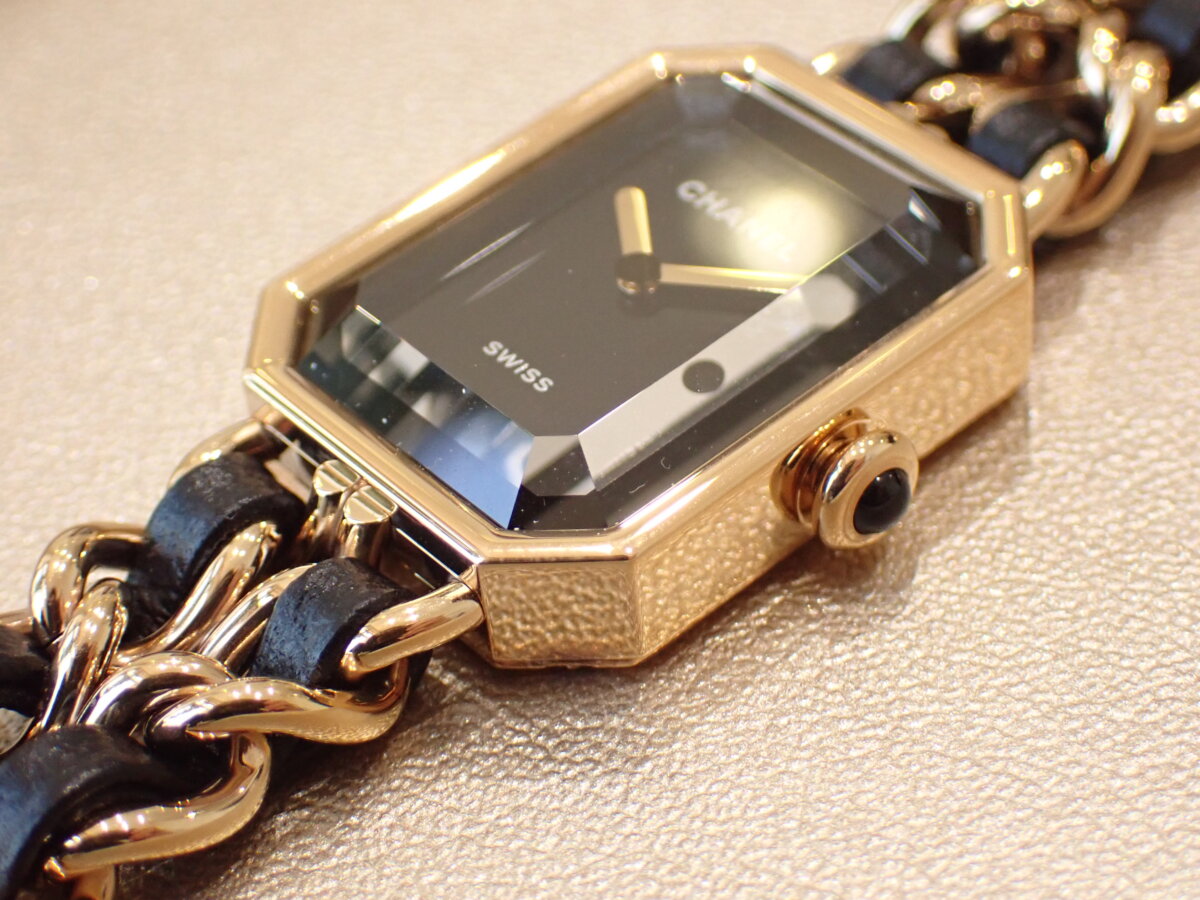 復刻したシャネル初の時計プルミエール、着け方を写真で説明します