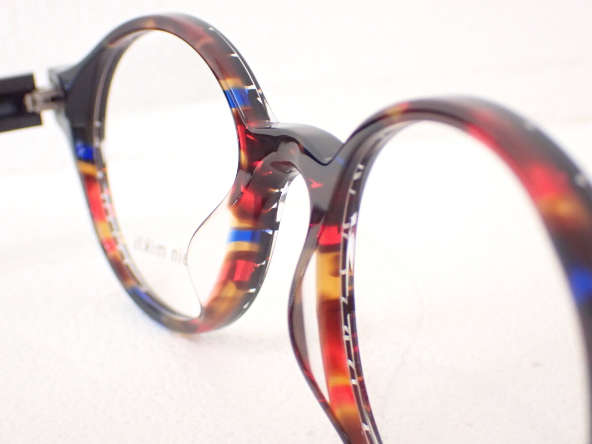 alain mikli(アランミクリ）の中では普段使いしやすい、奥行きのある