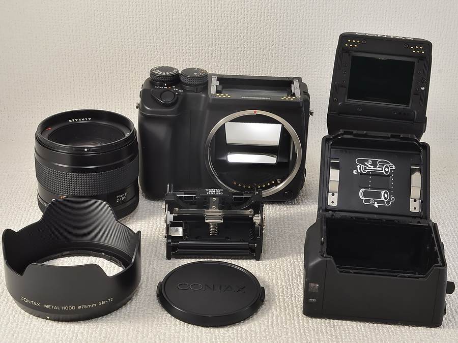 CONTAX（コンタックス）645／もっとも美しい中判一眼レフCONTAX 645を