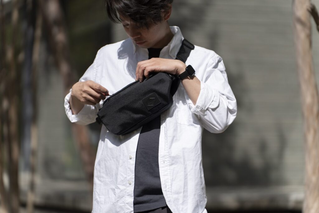 ウエストバッグを“斜めがけ”で。快適で動ける新スタイルのすすめ