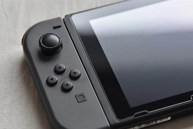 Nintendo SwitchのJoyCon(ジョイコン)が壊れた。修理は無料？任天堂の