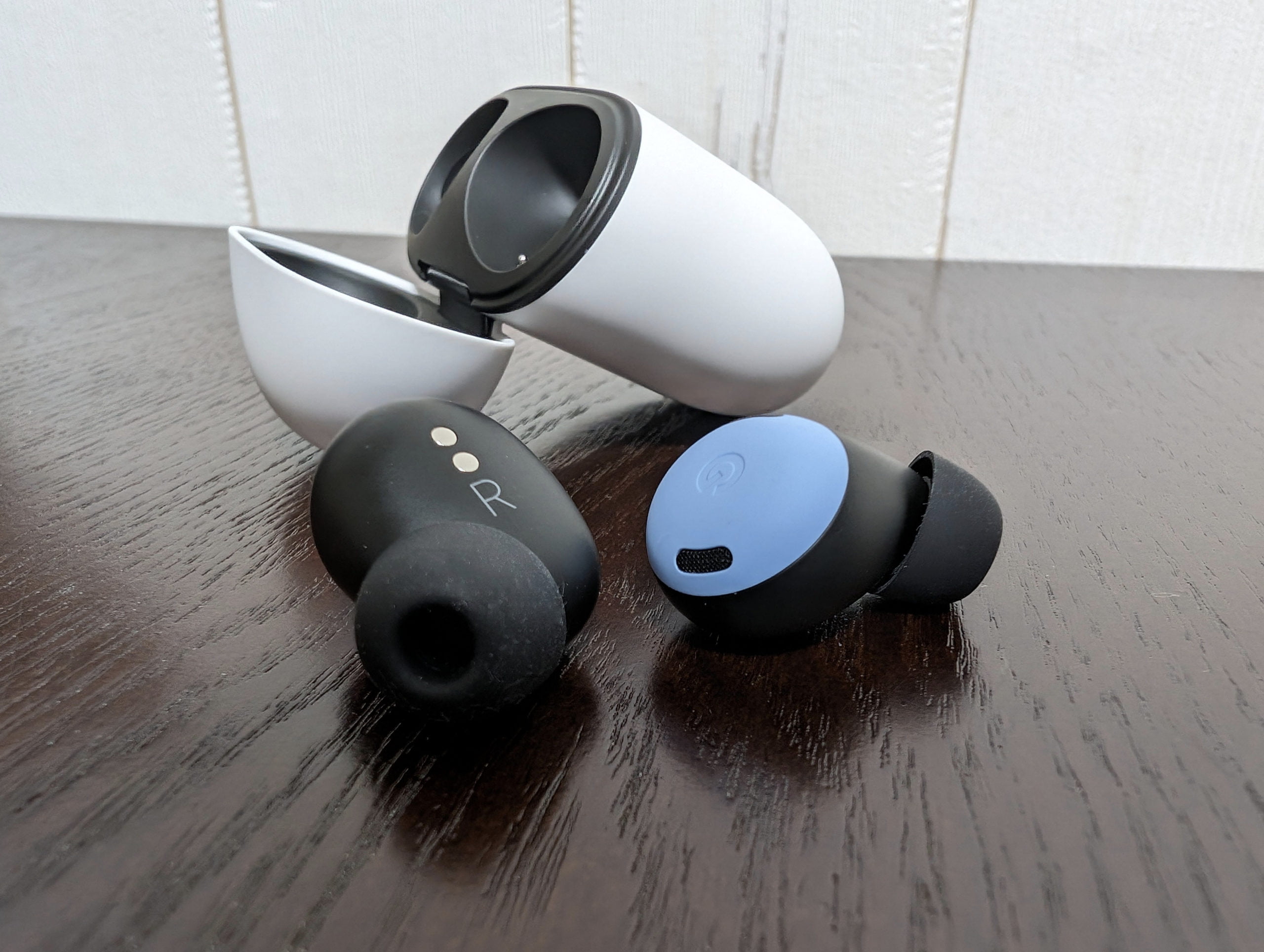 Google Pixel Buds Proの新色「Bay」をチェック | ぴけっとガジェット