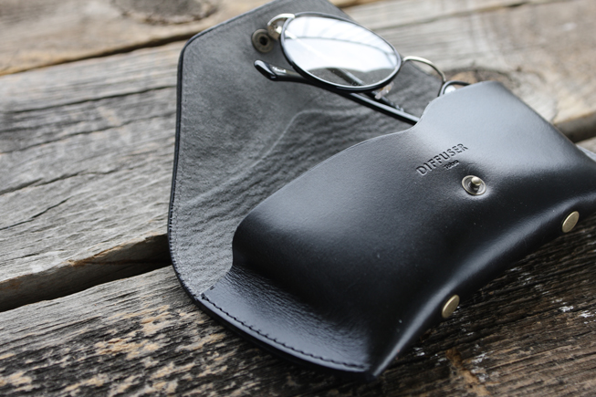 DIFFUSER 高級感のあるメガネケースはギフトにもお勧め | 3T TRIPLE