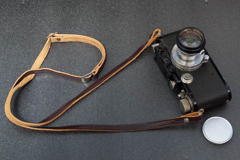 Blues Walk: Leica IIIには10mmストラップ
