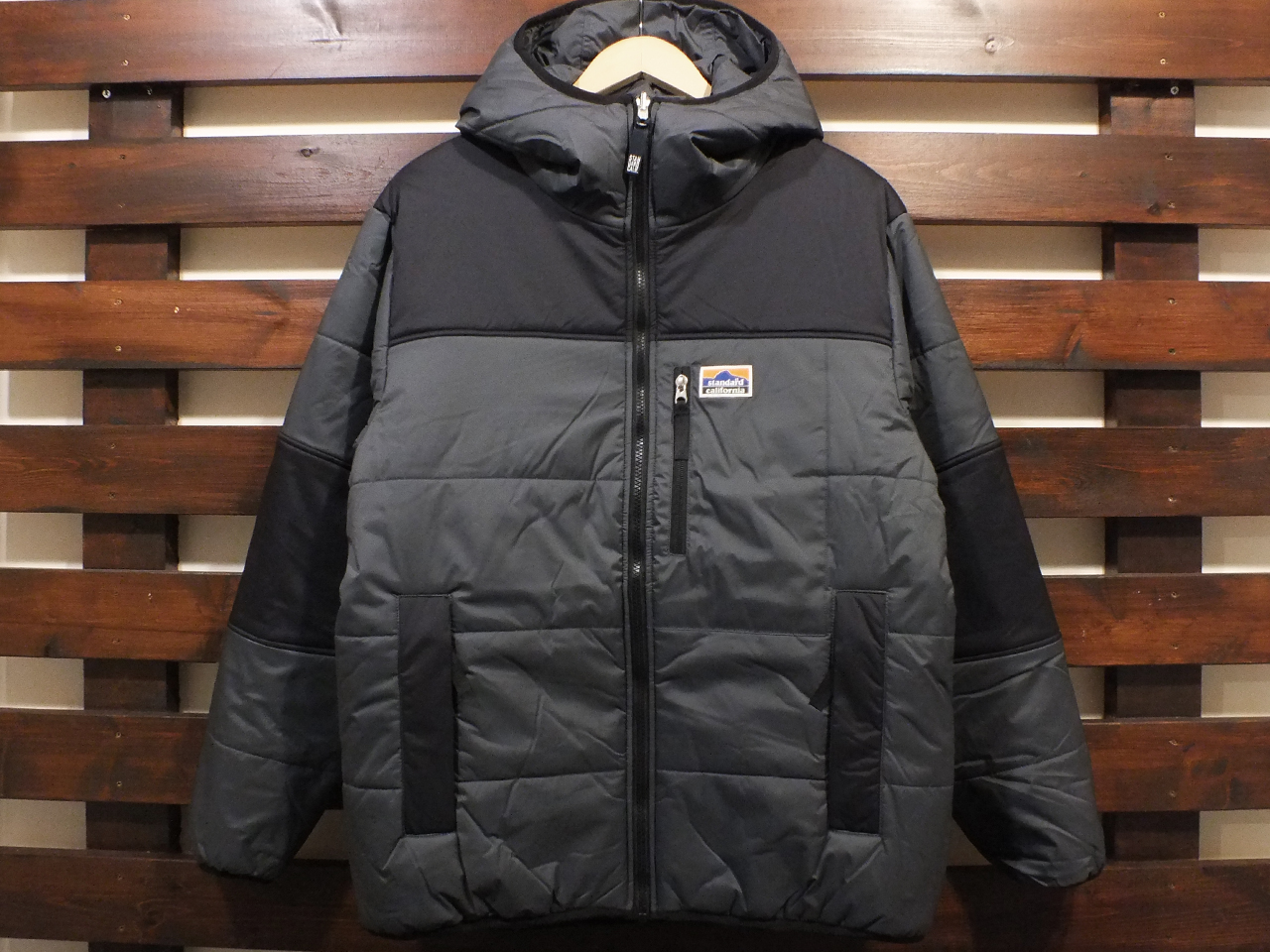STANDARD CALIFORNIA STRETCH REVERSIBLE PUFF PARKA