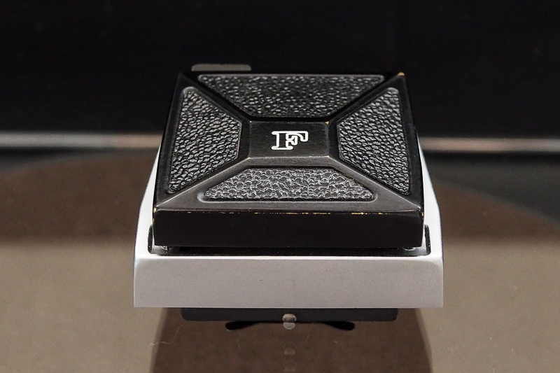 Blues Walk: Nikon F ウエストレベルファインダー