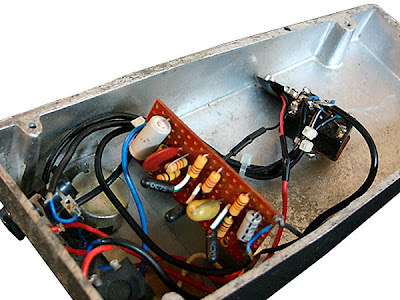 Buzz the Fuzz - all about Tone Bender: Marshall Supa Fuzz (1967-)