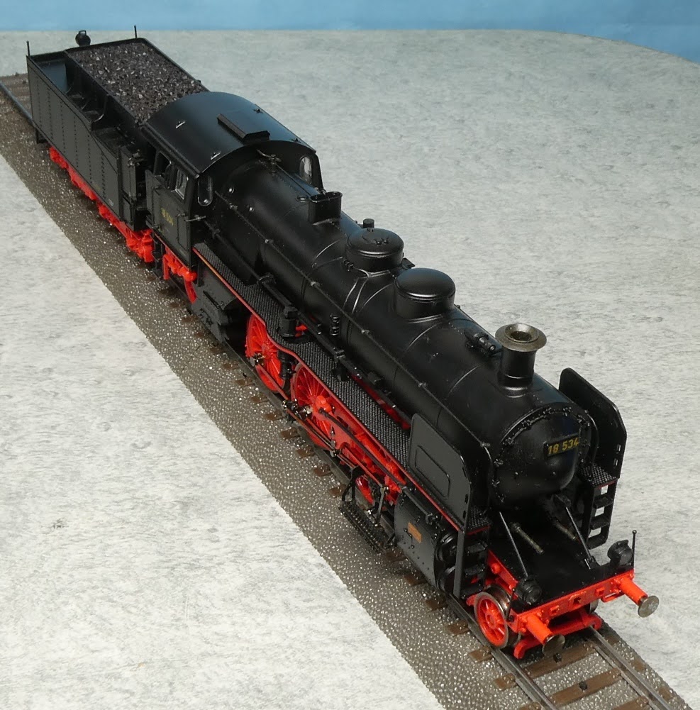 ドイツ国鉄 DRG 急行旅客用テンダ式蒸気機関車 BR 18.5 534号機