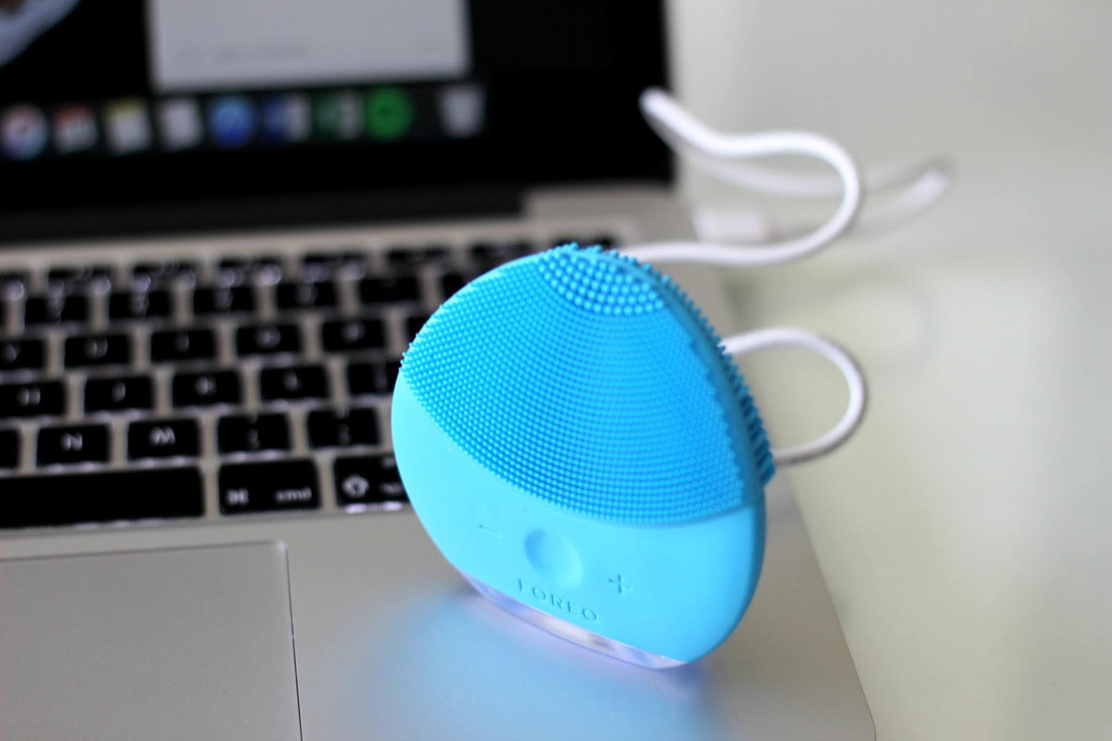 Foreo LUNA Mini 2 Electric Face Brush Review/Demo + Clarisonic