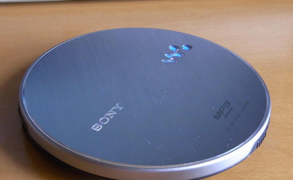 卓上オーディオ (Tabletop Audio): ポータブルCDプレイヤー(SONY D-NE830)