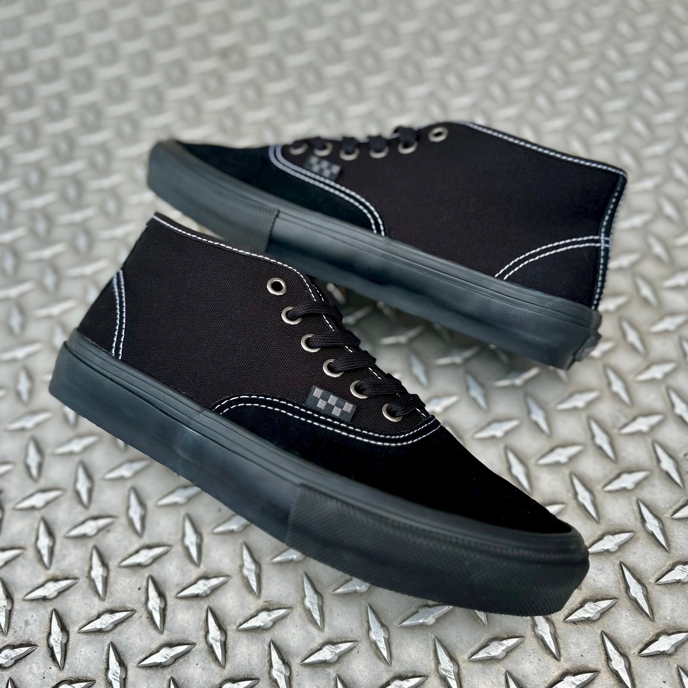 SKATE AUTHENTIC MID – Blacklist
