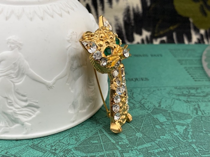 フランス 80s ブローチ 猫 ゴールド ガラス ヴィンテージ | Blue