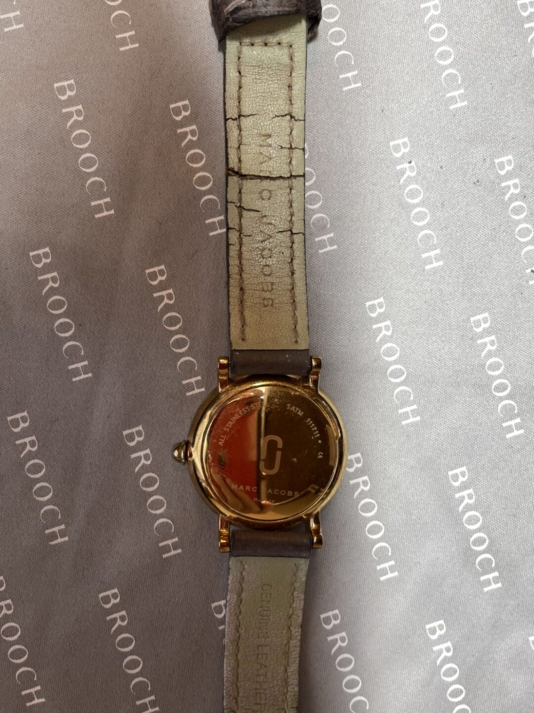 マーク バイ マークジェイコブスのベルト交換| BROOCHブローチ時計