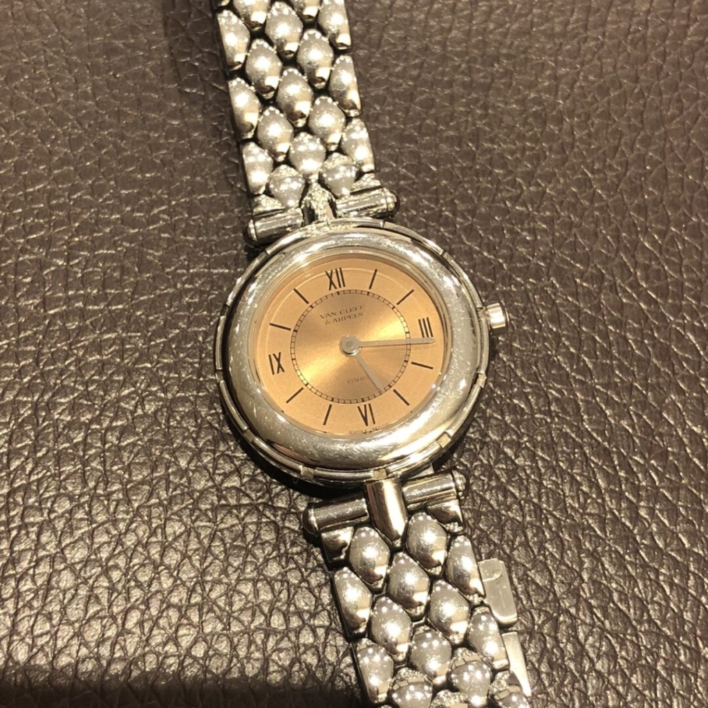 Van Cleef & Arpelsの腕時計の電池交換ならBROOCH時計修理工房浅草店へ